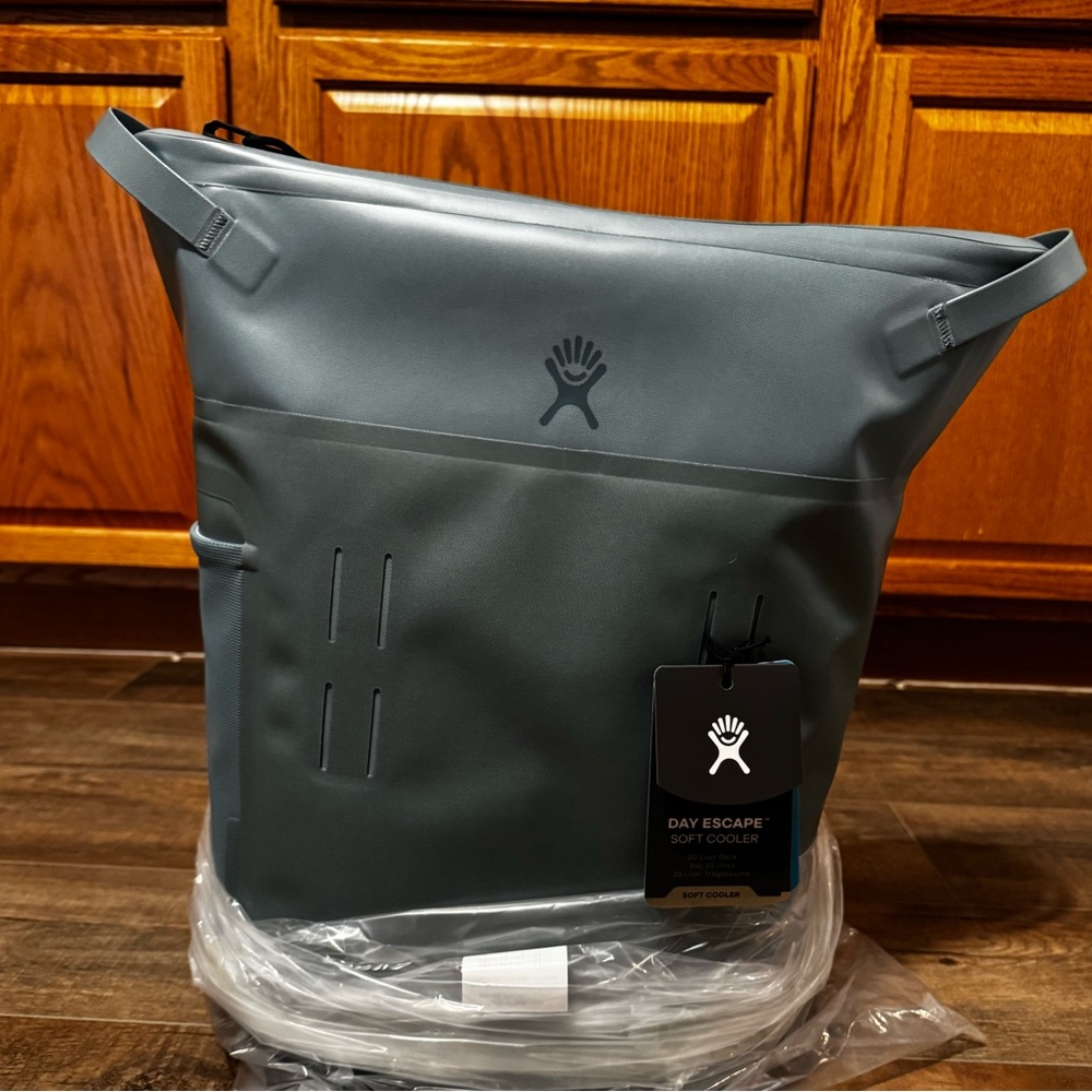 Hydro flask day escape 20L soft cooler backpack
